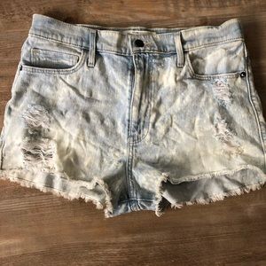 White wash Abercrombie shorts